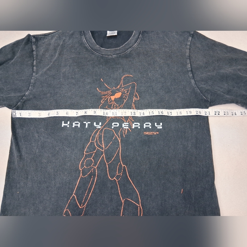 FMCZ Graphic T-Shirt in Gray and Orange - Picture 7 of 8